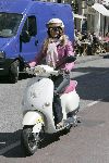 Amsterdam 28 mei 2004
Ellemieke Vermolen met vriend Ferenc Boltini op scooter