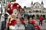 Kaatsheuvel 16 mei 2004
Emile Ratelband met asielzoekers