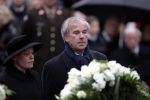 Amsterdam 4 mei 2004
Dodenherdenking op de dam met Koningin Beatrix Maxima en Prins Willem Alexander. Frans Weisglas