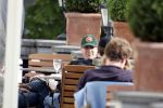 Amsterdam 3 mei 2004
George Clooney op terras bij het Amstel Hotel.