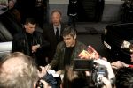 Amsterdam 11 mei 2004
George Clooney op de foto met fans bij het Amstel Hotel.