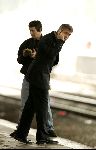 Haarlem 14 mei 2004
Opnames Ocean\'s 12 op station Haarlem met Brad Pitt en George Clooney met gsm