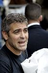 Amsterdam 21 mei 2004
George Clooney  vertrekt bij het Amstel Hotel