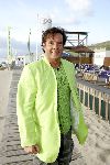 Bloemendaal 12 mei 2004
Feestje van Leco  Zadelhoff in strandtent vroeger.
Gerard Joling met max en cameraploeg