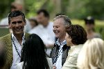Amsterdam 20 mei 2004
Opnames Ocean's 12 op begraafplaats Westgaarde.
Gerard Kleisterlee met vrouw (philips) met Jerry Weintraub