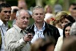 Amsterdam 20 mei 2004
Opnames Ocean's 12 op begraafplaats Westgaarde.
Gerard Kleisterlee met vrouw (philips) met Jerry Weintraub