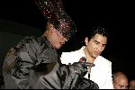 Amsterdam 28 mei 2004
Show Rodrigo Otazu in hangar op schiphol Oost.
Rodrigo met Grace Jones