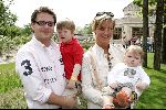 Kaatsheuvel 16 mei 2004
Guus Meeuwis met gezin