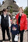 Kaatsheuvel 16 mei 2004
Bekende nederlanders in de efteling.
Inge Diekman met zoontje en vriendin
