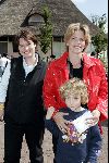 Kaatsheuvel 16 mei 2004
Bekende nederlanders in de efteling.
Inge Diekman met zoontje en vriendin