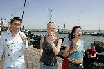 Volendam 19 mei 2004
Birgit Schuurman Bridget Maasland en Jan Smit met ijsje