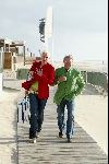 Bloemendaal 12 mei 2004
Feestje van Leco  Zadelhoff in strandtent vroeger.
Jan des Bouvrie met Monique des Bouvrie