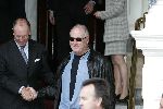 Amsterdam 21 mei 2004
Jerry Weintraub vertrekt bij het Amstel Hotel