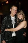 Rotterdam  10 mei 2004
Uitreiking Musical Awards in nieuw Luxor.
Jim bakkum kussend met vriendin
Jim Idols