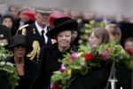 Amsterdam 4 mei 2004
Dodenherdenking op de dam met Koningin Beatrix Maxima en Prins Willem Alexander.