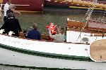 Muiden 9 mei 2004
Prins Constantijn met Prinses Laurentien en Prins Claus en prinses Eloise . Koningin Beatrix.
