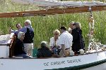 Muiden 29 mei 2004
Koningin Beatrix varen met Groene Draeck. Links een vriend van de koningin. Hij kwam samen met de koningin aan bij de boot