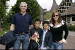 Kaatsheuvel 16 mei 2004
Manon Thomas met  kinderen en man