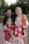 Kaatsheuvel 16 mei 2004
Marilou v Steenis zwanger met vriend en dochter