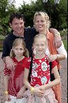 Kaatsheuvel 16 mei 2004
Marilou v Steenis zwanger met vriend en dochter