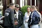 Amsterdam 21 mei 2004
Matt Damon winkelen op PC Hooftstraat met zijn vriendin.