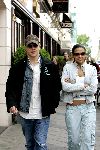 Amsterdam 21 mei 2004
Matt Damon winkelen op PC Hooftstraat met zijn vriendin.