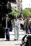 Amsterdam 21 mei 2004
Matt Damon winkelen op PC Hooftstraat met zijn vriendin.