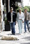 Amsterdam 21 mei 2004
Matt Damon winkelen op PC Hooftstraat met zijn vriendin.