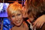 Hilversum 1 mei 2004
Finale Idols  in studio 22.
Maud Idols met vriend Frank  kussend