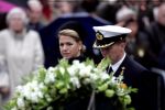 Amsterdam 4 mei 2004
Dodenherdenking op de dam met Koningin Beatrix Maxima en Prins Willem Alexander.