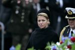 Amsterdam 4 mei 2004
Dodenherdenking op de dam met Koningin Beatrix Maxima en Prins Willem Alexander.