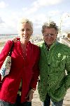 Bloemendaal 12 mei 2004
Feestje van Leco  Zadelhoff in strandtent vroeger.
Monique des Bouvrie Jan des Bouvrie