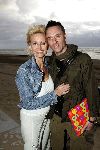 Bloemendaal 12 mei 2004
Feestje van Leco  Zadelhoff in strandtent vroeger.
Natasja Froger met een kennis