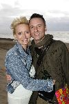 Bloemendaal 12 mei 2004
Feestje van Leco  Zadelhoff in strandtent vroeger.
Natasja Froger met een kennis