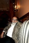 Vianen 7 mei 2004
Pierre Kartner bij Hotel Vianen