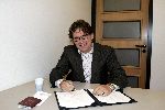 Amsterdam 29 mei 2004
Prins Bernhard jr bij aangeven Sam op stadskantoor