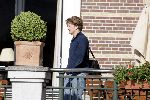 Amsterdam 15 mei 2004
Prins Pieter Christiaan met zijn vriendin in gesprek met general manager van Amstel Hotel