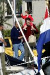 Muiden 9 mei 2004
Koningin Beatrix Prins Constantijn Prinses Laurentien varen met Groene Draeck.