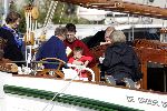 Muiden 9 mei 2004
Koningin Beatrix Prins Constantijn Prinses Laurentien varen met Groene Draeck.
Prinses Eloise en prins Claus  Cazimier