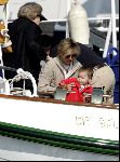 Muiden 9 mei 2004
Koningin Beatrix Prins Constantijn Prinses Laurentien varen met Groene Draeck.
Prinses Eloise.