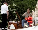 Muiden 9 mei 2004
Prins Constantijn met Prinses Laurentien en Prins Claus en prinses Eloise