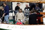 Muiden 9 mei 2004
Koningin Beatrix Prins Constantijn Prinses Laurentien varen met Groene Draeck.
Prinses Eloise.