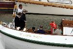 Muiden 9 mei 2004
Prins Constantijn met Prinses Laurentien en Prins Claus en prinses Eloise . Koningin Beatrix