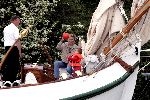 Muiden 9 mei 2004
Prins Constantijn met Prinses Laurentien en Prins Claus en prinses Eloise
