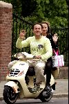Amsterdam 1 mei 2004
Ralph de Vries met zijn vriendin Carlijn op scooter