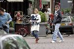 Amsterdam 8 mei 2004
Reinout Oerlemans met Danielle Overgaag en Tijmen en Fiene wandelen op cornelis schuytstraat