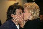 Amsterdam 26 mei 2004
Concert Rene Froger in de Arena    
Rene Froger kussend met Natasja Froger