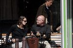 Amsterdam 26 mei 2004
Man Rene Soutendijk met  vrouw op terras in Amsterdam