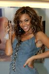 Rotterdam 24 mei 2005
Beyonce met parfum  True Star bij Douglas.