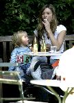 Scheveningen 21 mei 2005
Dinand Woesthoff  zijn nieuwe vriendin en Dean Maddy in het park en speeltuin met ijsje